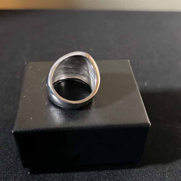 Silver ring - Picture 2 of 2